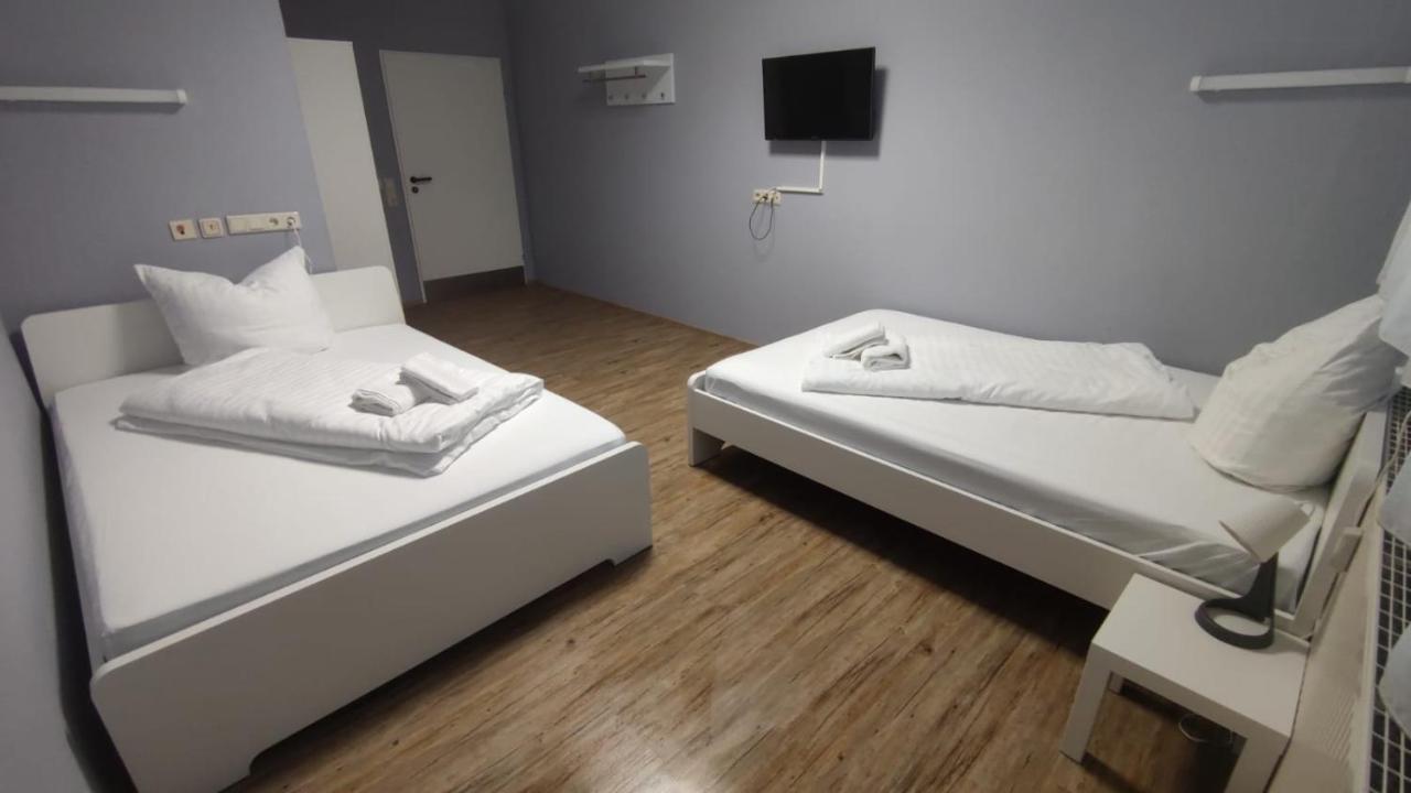 Zimmer In Ramstein Extérieur photo