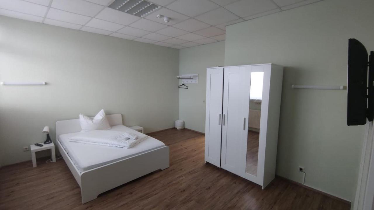 Zimmer In Ramstein Extérieur photo