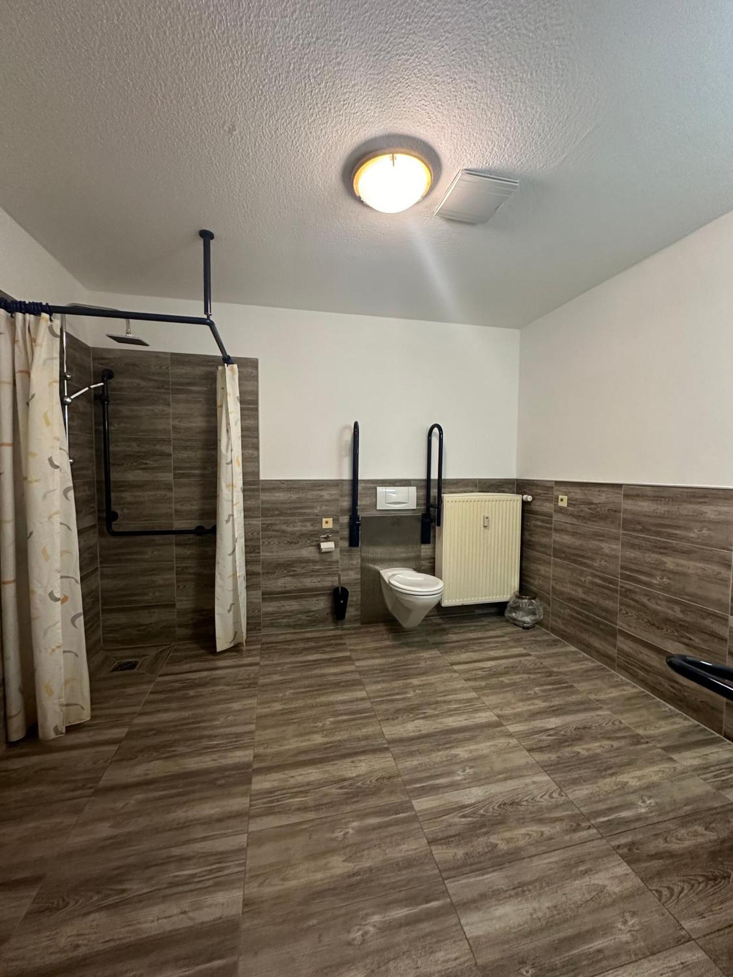 Zimmer In Ramstein Extérieur photo